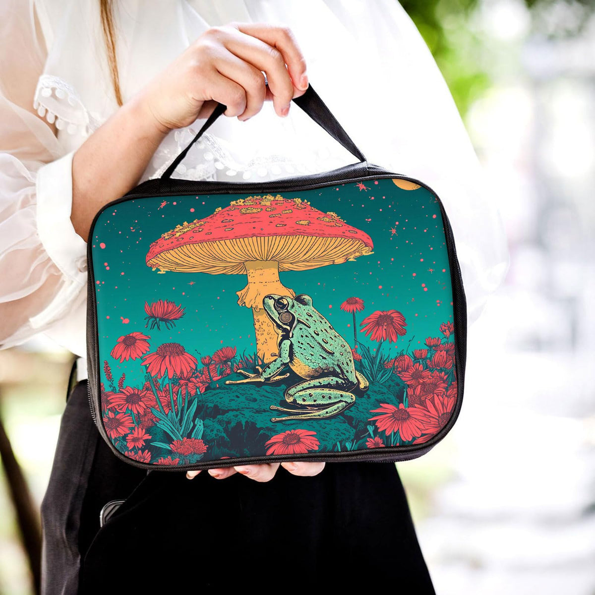 Qindaiwen Bible Cover for Women Kids, Bible Carrying Case Church Bag Bible Protective with Zippered Back Pocket, Gift for Adults Lady Women Men, Frog on a Mushroom