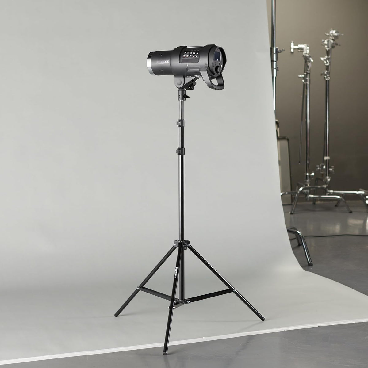 Amazon Basics 2.8-6.7 Portable Aluminum Photography Light Stand Tripod with Case, feet, Black