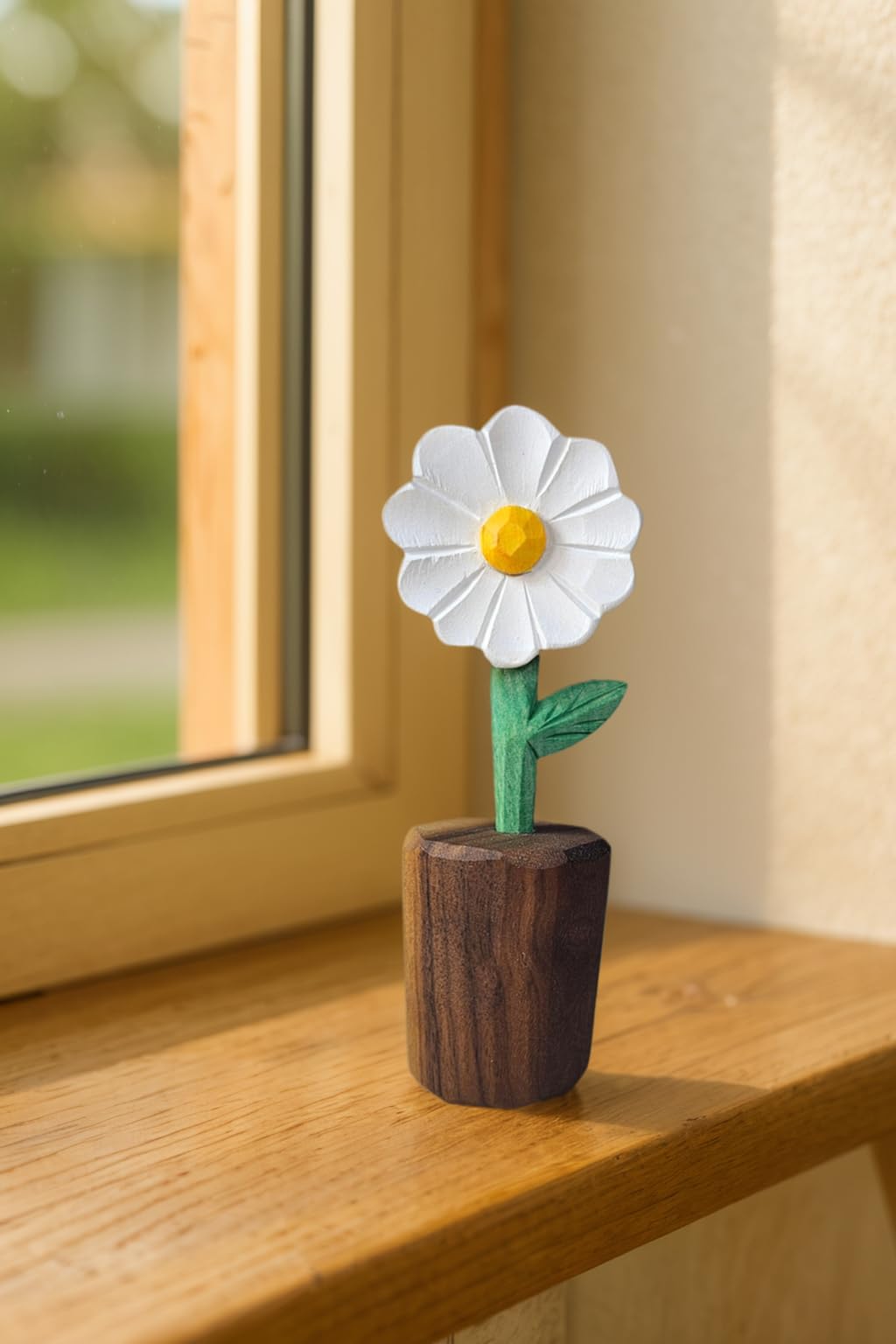 Wooden Daisy Figurine with Gift Box – Handcrafted Decorative Flower Statue, Cute Mini Ornament for Desk, Shelf & Home Decor, Perfect for Birthday, Mother's Day, Anniversary & Thank You Gifts