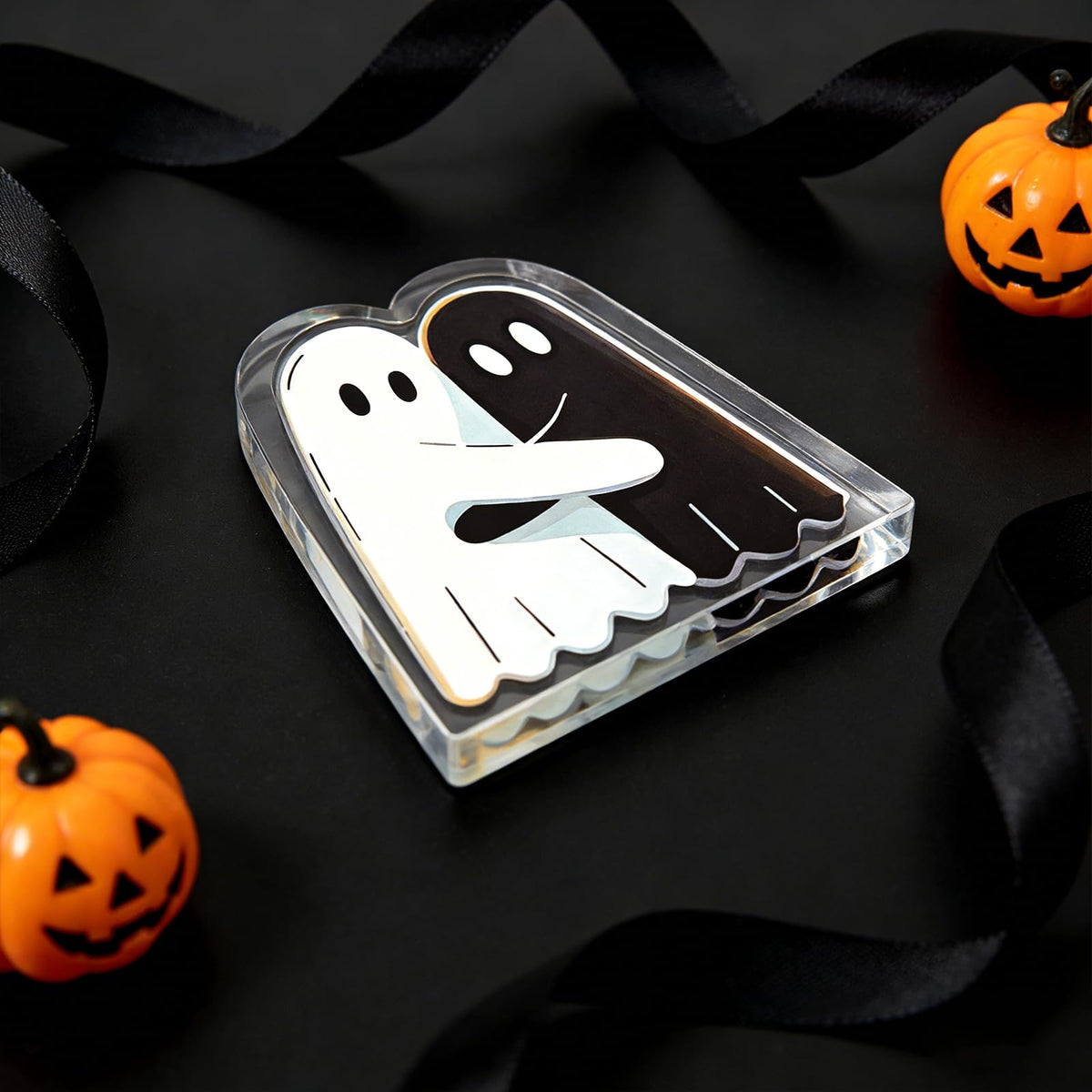 Hugging Ghost Decorative Sign Acrylic Cute Plaque Desk Decor Halloween Gifts For Women Kids Men Adult Friends Coworker Birthday Christmas Gifts Black White Design Goth Accessories