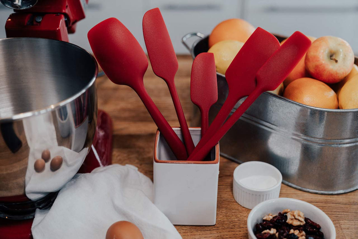 KITCHENLOVE Premium 600°F Heat Resistant 5 Piece Silicone Spatula Set for Baking, Cooking, Mixing - Non-Stick with High Grade S-Iron Steel Core - One Piece Seamless Design - BPA Free (Red)