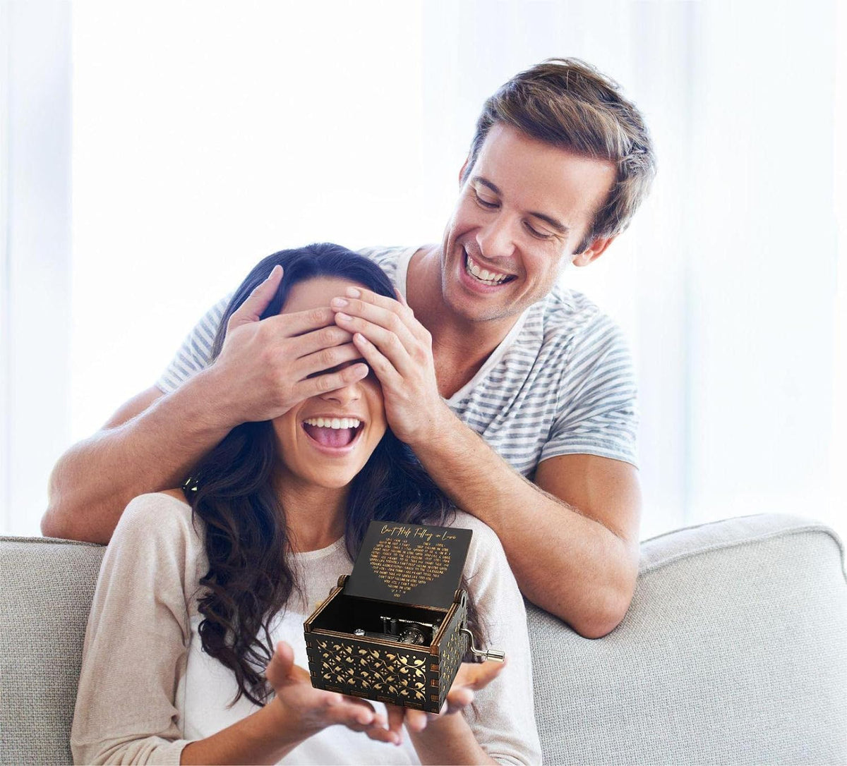 CAMKONG Can't Help Falling in Love Music Box, for Women, Men,Vintage Wooden Hand Crank Music Box,Gifts for Lover, Boyfriend,Girlfriend (Black)