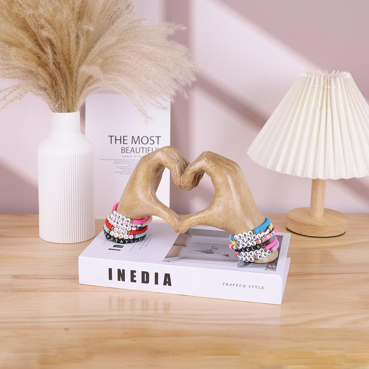WUBIANJIE Wooden Heart Hands Sculpture Boho Living Room Decor, Aesthetic Shelf Decoration, Ideal for Coffee Table, Shelves, Home, Bedroom, Birthday, Wedding Table Decor, and Symbol of Love