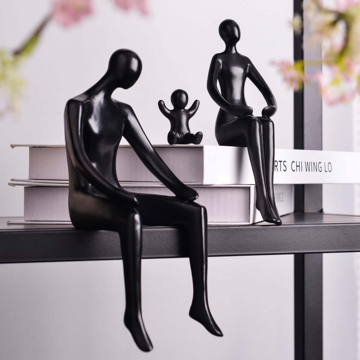 Quoowiit Black Bookshelf Decor Family Sculpture, Abstract Art Ornament Coffee Table Decor, Modern Aesthetic Family Figurine Decoration for Home Office Shelf Table Desk Living Room Set of 3