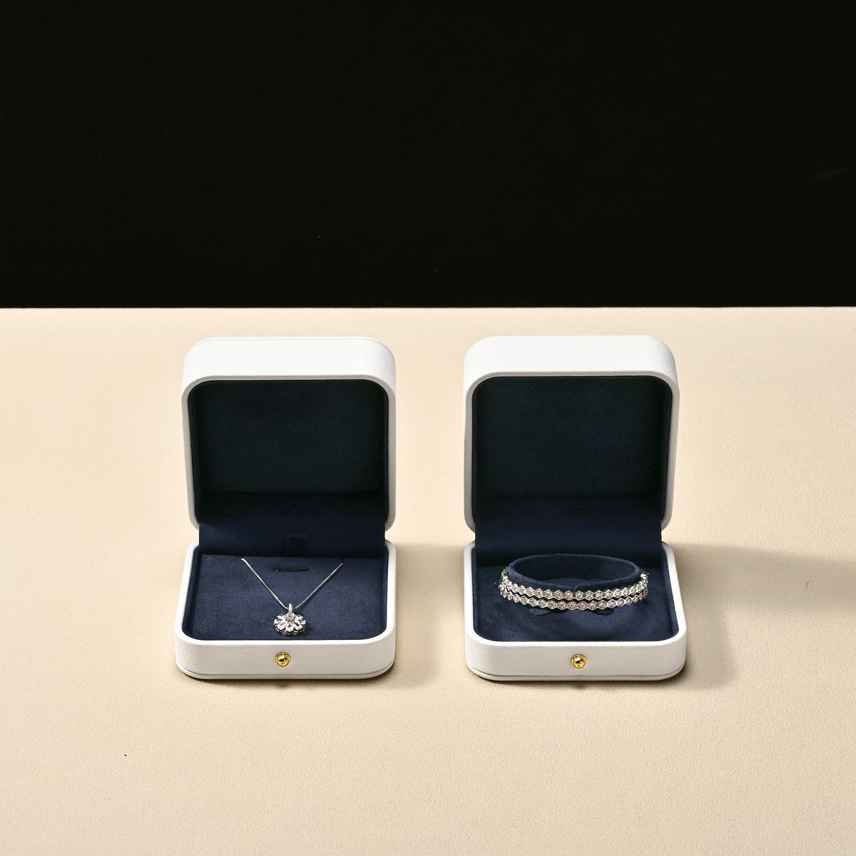 Woodten Blue Velvet Interior Jewelry Gift Box for Bangle Bracelet White PU Leather Bangle Box