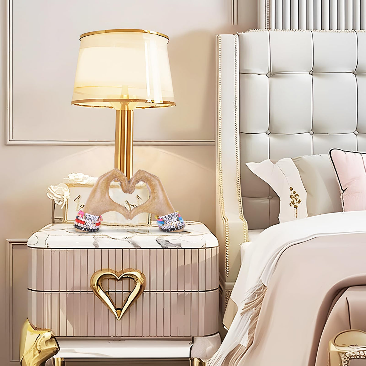 WUBIANJIE Wooden Heart Hands Sculpture Boho Living Room Decor, Aesthetic Shelf Decoration, Ideal for Coffee Table, Shelves, Home, Bedroom, Birthday, Wedding Table Decor, and Symbol of Love