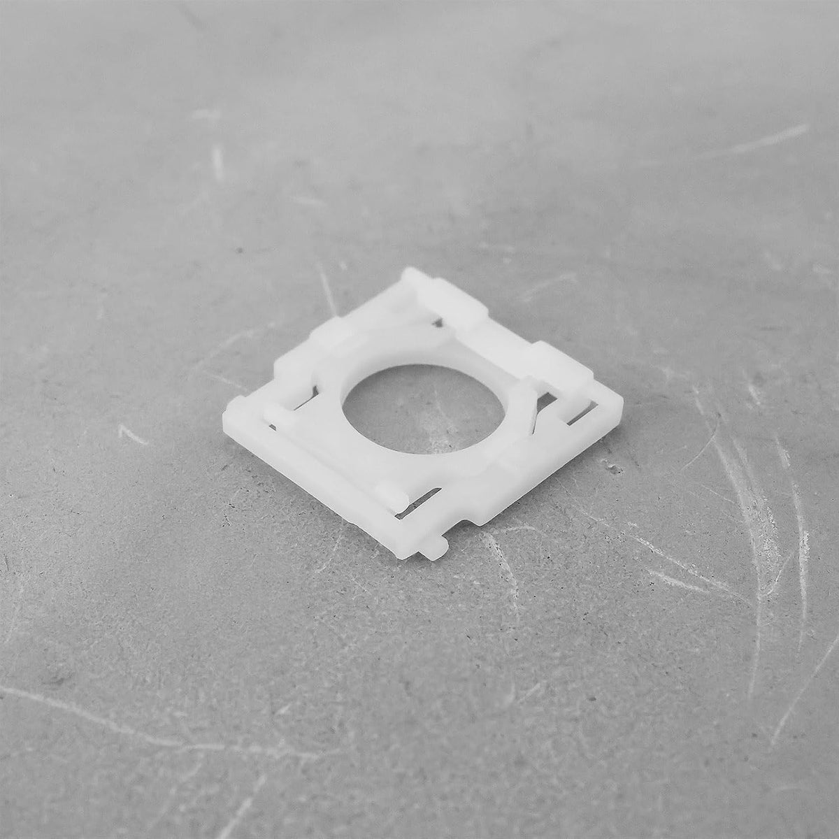 SG Store Pack 2 of Keyboard Hinges Mechanical Keyboard Key Support Brackets Keycap Hinge Clips Compatible with Logitech