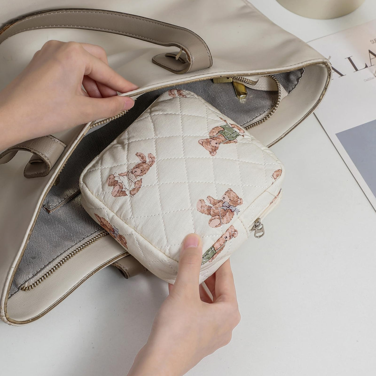 Small Quilted Cotton Makeup Bag for Purse, Cosmetic Bag with Compartments, Cotton Aesthetic Makeup Bag, Travel Toiletry Pouch, Key Pocket Lipstick Bag Card Holder Data Cable Organizer（01White Bear）