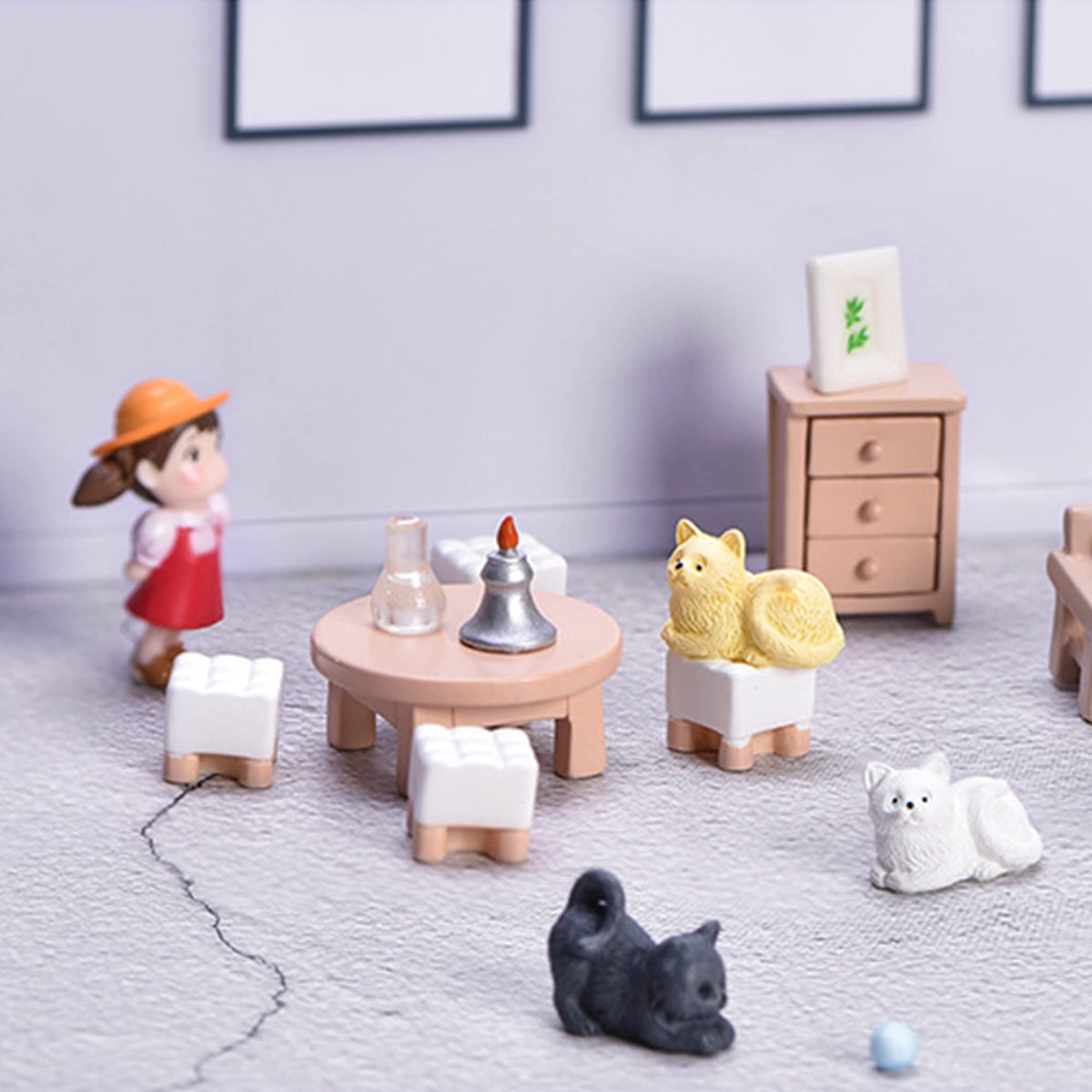 23 Pieces Dollhouse Mini Furniture Decoration Set DIY Accessories Including Dining Room Sitting Living Bedroom Toys for Baby Children Girls