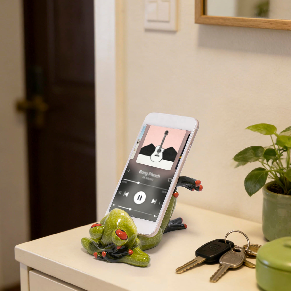 Hodao Cute Frog Phone Stand Holder for Desk – Ocean & Animal Figurine Phone Holder Decoration Unique Gift for Friends, Family, Office & Home Decor (Green-Frog)