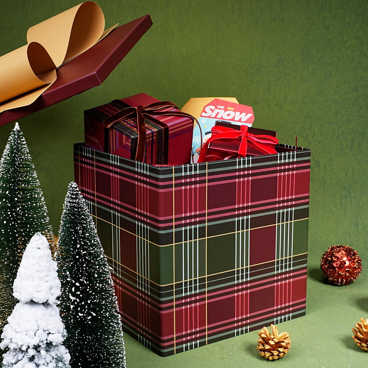 BIOBROWN Medium Christmas Gift Boxes with Lids for Presents, 9x9x9 Inches Red and Green Tartan Plaid Design Collapsible Gift Box for Xmas, Party, Holiday