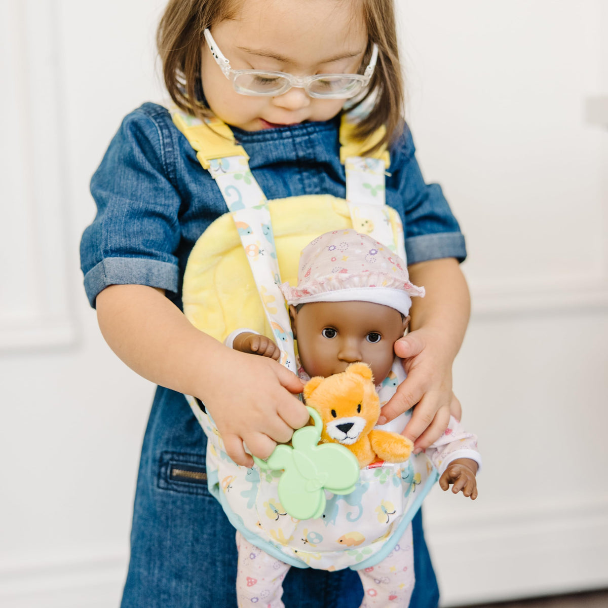 Melissa & Doug Mine to Love Carrier Play Set for Baby Dolls with Toy Bear, Bottle, Rattle, Activity Card