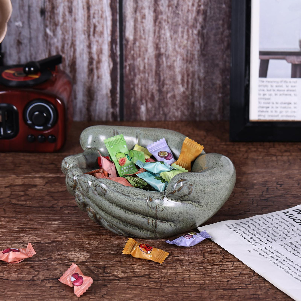 oliruim Ceramic Hands Bowl Dish Sculpture, Giving Hands Candy Holder for Succulent Planter, Crystal Rock Holder, Office, Keys Bowl for Entryway Table (Vintage Green)