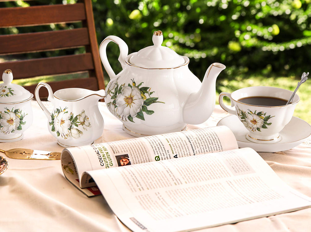 CHENP.HMC Porcelain Tea Set Tea Cup Set 22-Piece Porcelain Ceramic Coffee Tea Gift Sets Cups Saucer Service for 6 Teapot Sugar Bowl Creamer Pitcher and Teaspoons tea pot sets(Camellia)