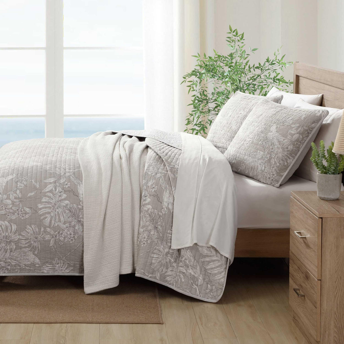 Tommy Bahama - Full/Queen Quilt Set, Lightweight and Breathable Bedding with Matching Sham(s), Super Soft Bedding Set (Jungle Toile Beige, Full/Queen)