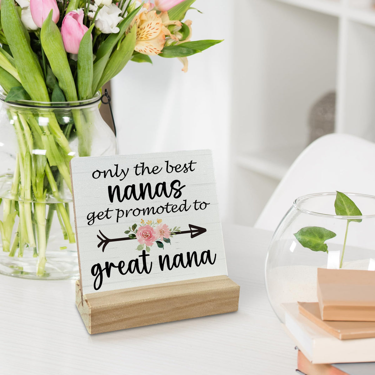 FUGWN Great Nana Gifts Desk Decor, Pregnancy Announcement for Grandma Wood Desk Sign, Gifts for Great Nana Grandma, Promoted to Great Nana Wooden Plaque with Wood Stand for Home Table Decor