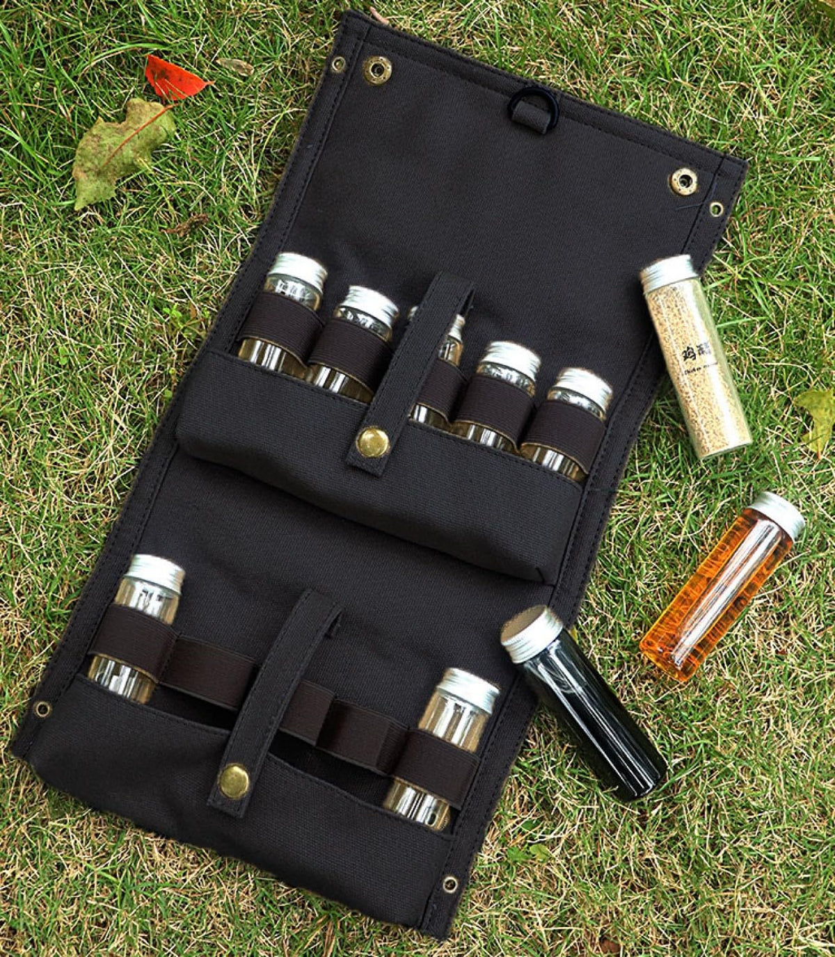 Travel Spice Kit, Portable Spice Bag with 10 Spice Jars, Canvas Seasoning Storage Bag Organizer, Seasoning Bottle Holder with Mini Condiment Bottle, Condiment Container Set for Camping BBQ(Black)
