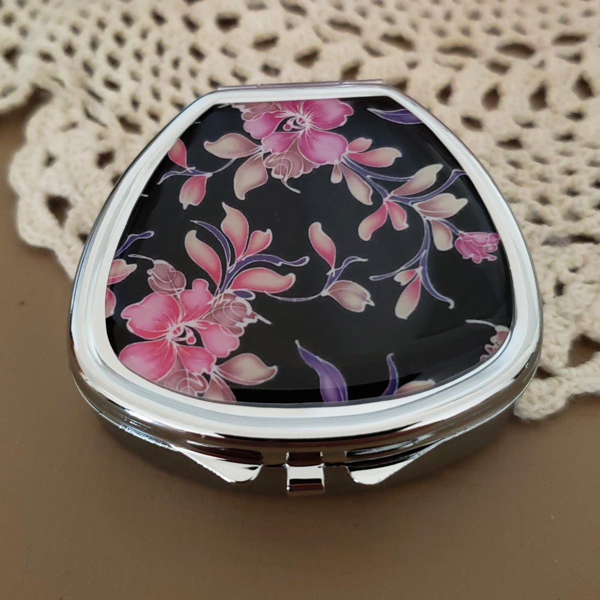 Houder Designer Pill Box - Decorative Pill Case with Gift Box - Carry Your Meds in Style (Orchids)