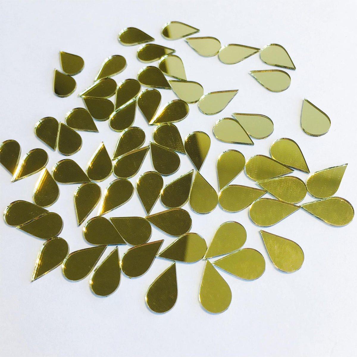 200 Pcs Mini Teardrop Shape Mirror Mosaic Tiles for Craft Work, Disco Ball Mirror, Home Decor (Gold)
